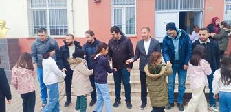 Yeşilyurt'ta öğretmenler öğrencilerle bayramlaştı