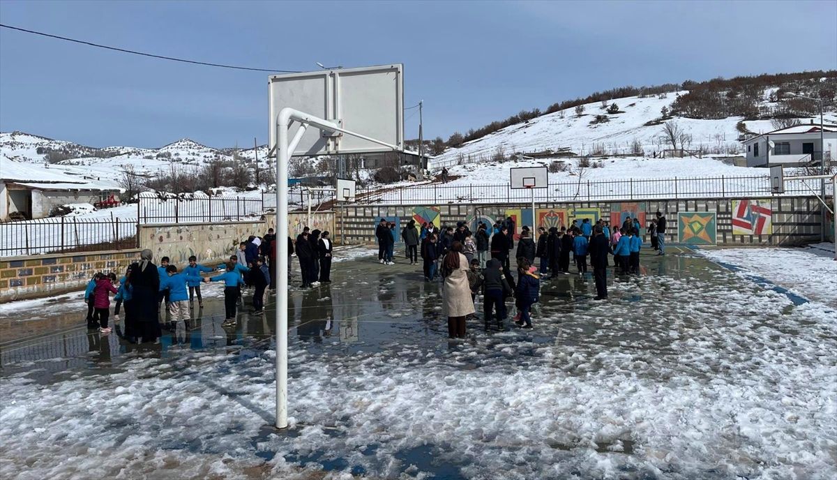 Yeşilyurt'ta okullarda deprem tatbikatı yapıldı