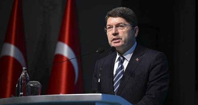 Yılmaz Tunç kimdir? Eski Adalet Bakanı Yılmaz Tunç kaç yaşında, nereli?