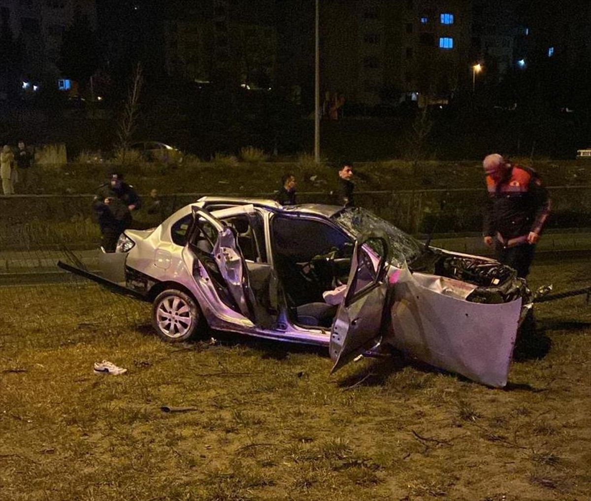Yozgat'ta devrilen otomobildeki 1 kişi öldü, 1 kişi yaralandı