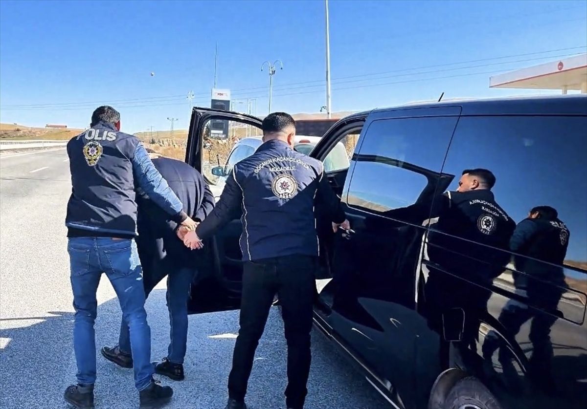 Yozgat'ta göçmen kaçakçılığı iddiasıyla 3 zanlı yakalandı