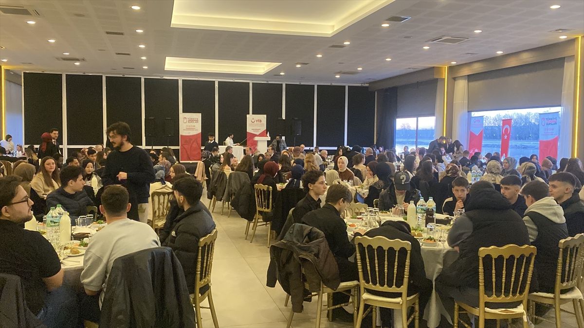 YTB Edirne'de uluslararası öğrencilerle iftar programında buluştu