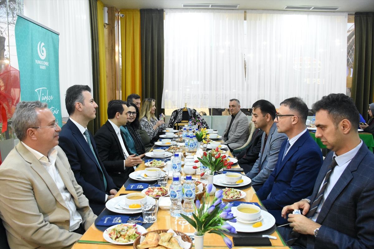 Yunus Emre Enstitüsü Özbekistan'da iftar programı düzenledi