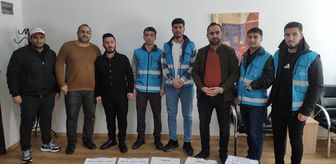 Yurttaki üniversite öğrencileri hazırladıkları kolileri ailelere dağıttı