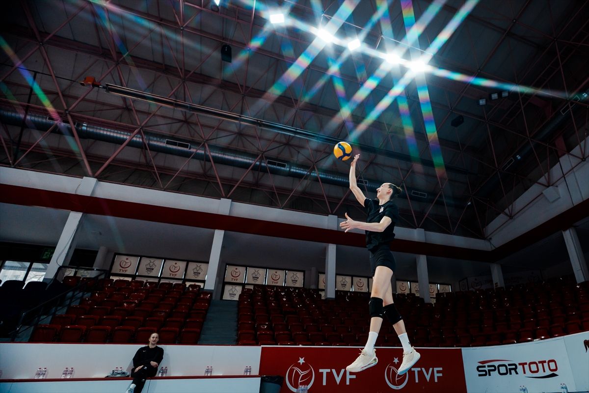 Zeren Spor'un Rus voleybolcusu Lazareva'nın 'sayı kraliçeliği' mutluluğu