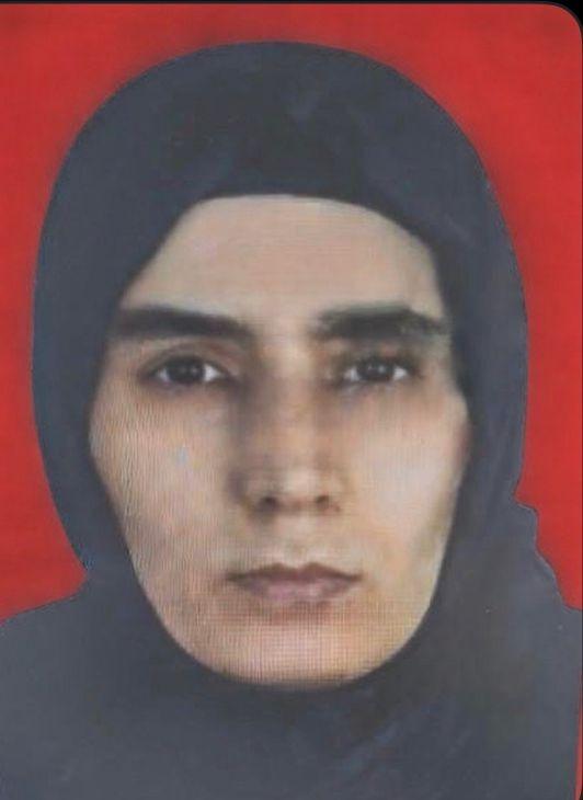 She took her 5-year-old son to death like this! She returned soaked and barefoot from that road