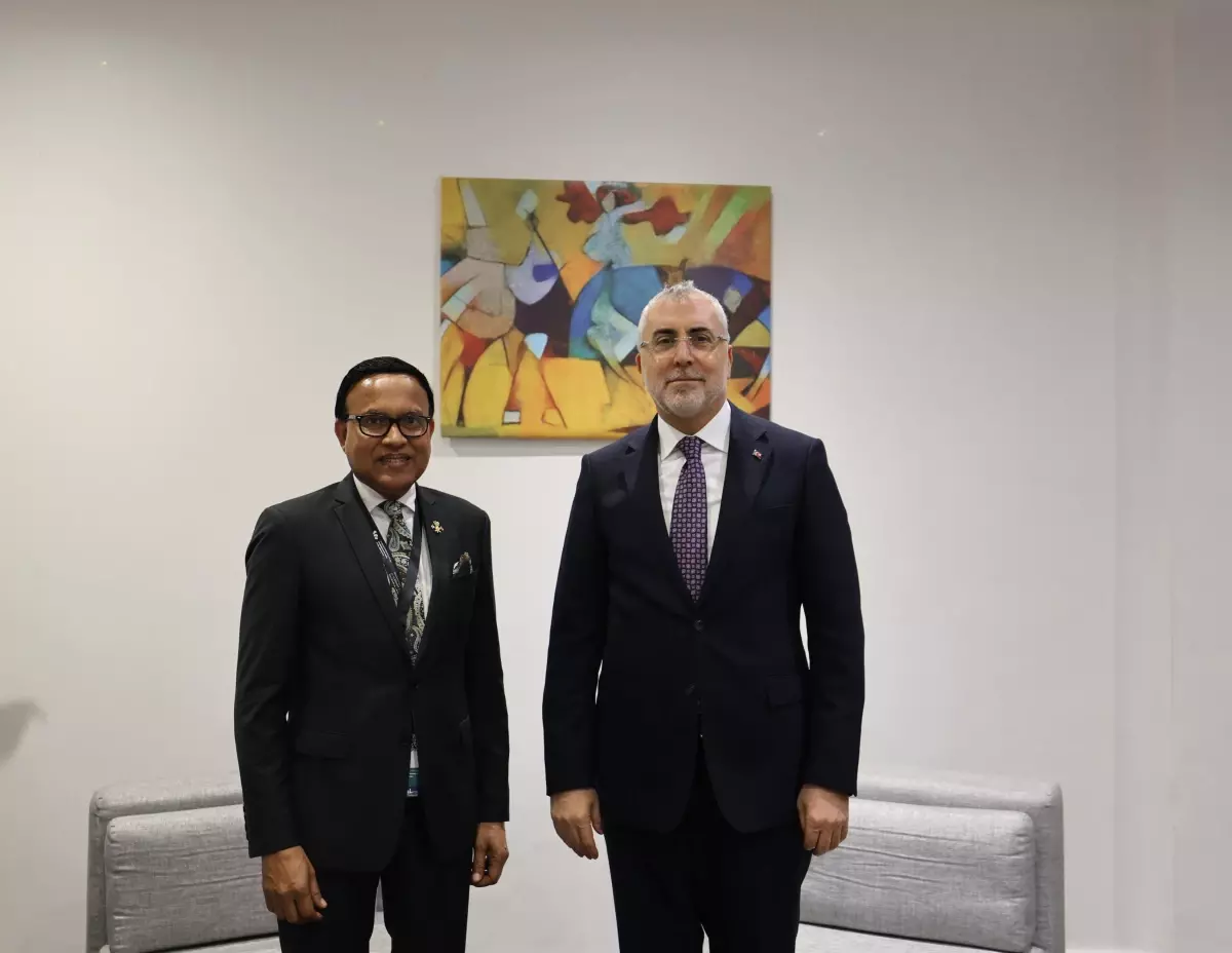 Bakan Işıkhan, Maldivli Bakan Nazeer ile görüştü