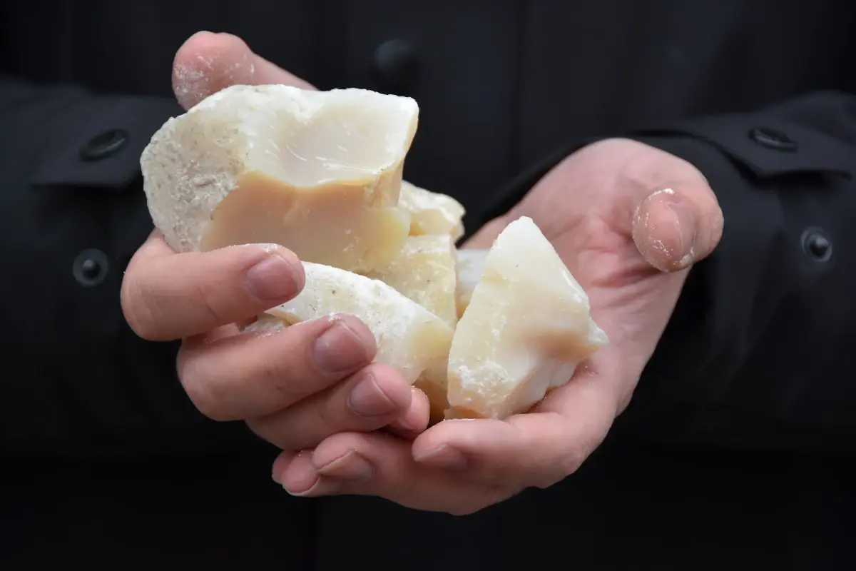 Binaların sıvılaşan zeminleri 'bor' katkılı formül enjekte edilerek depreme karşı güçlendiriliyor