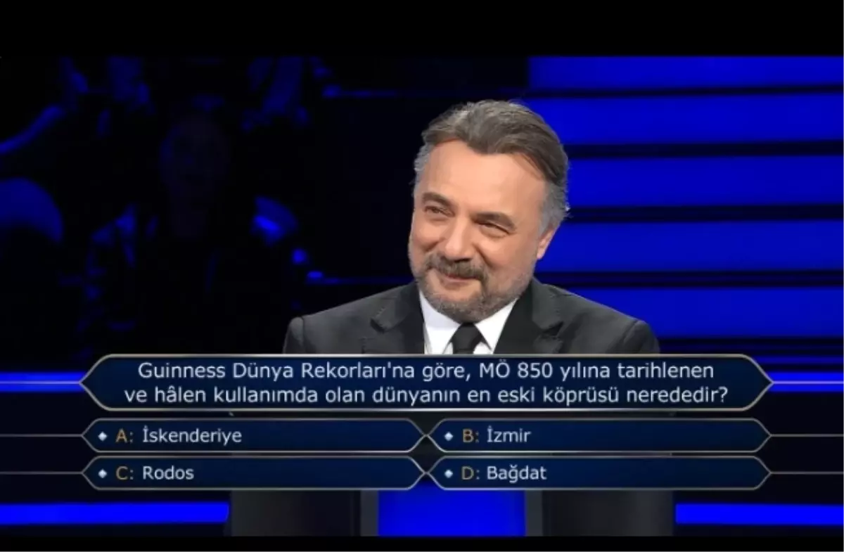 Guinness Dünya Rekorları'na göre, MÖ 850 yılına tarihlenen ve hâlen kullanımda olan dünyanın en eski köprü...