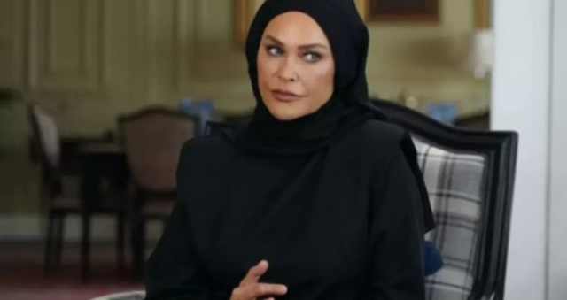 Hülya Avşar'a televizyonda filtre uygulanıyor mu? Hülya Avşar'ın filtresiz hali nasıl?