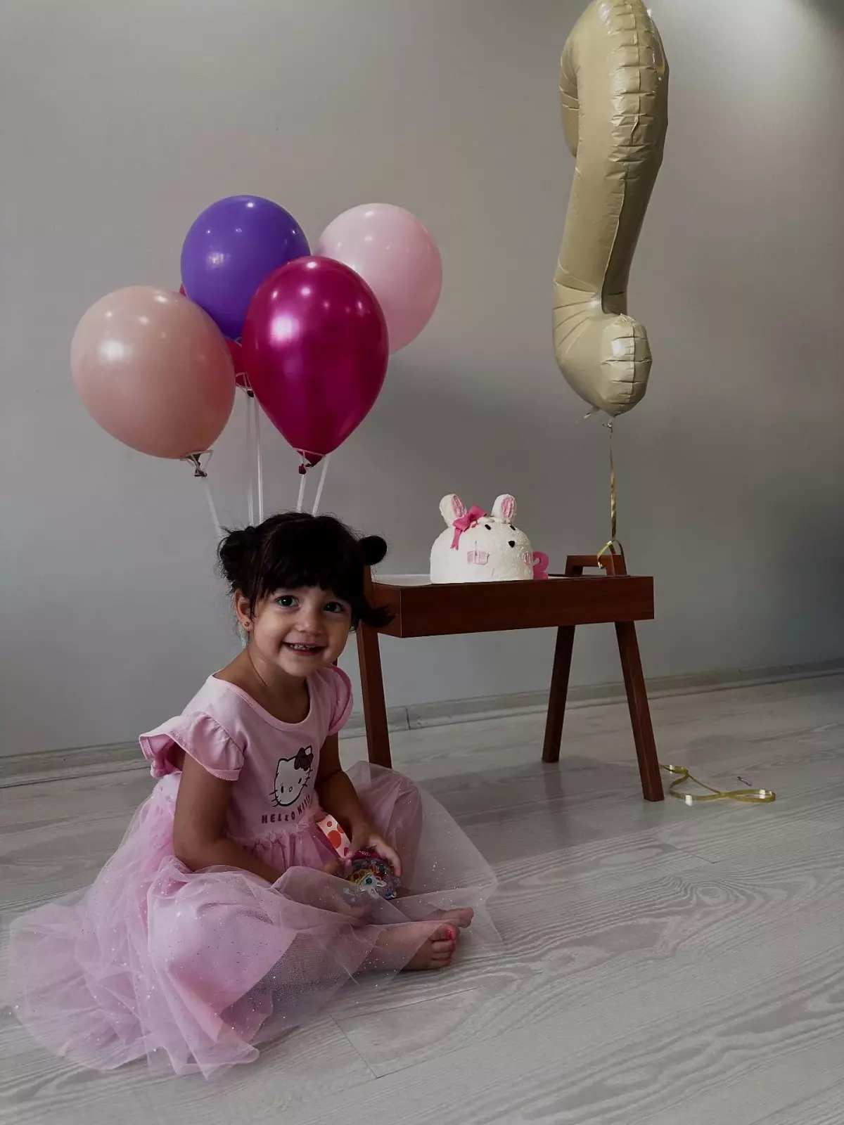 Mardin'de 3'üncü kattan düşen Melinda, kurtarılamadı