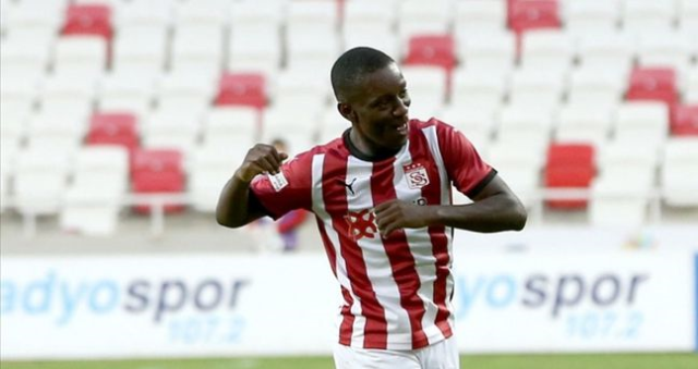 Max Gradel kimdir, hangi takımlarda oynadı? Sakaryaspor ve Amedspor'un eski futbolcusu Max Gradel hangi ülkede bakan yardımcısı oldu?