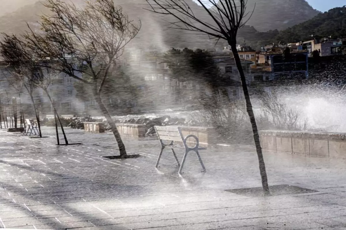 Nils Fırtınası İspanya ve Portekiz'i vurdu! Kırmızı alarma geçtiler