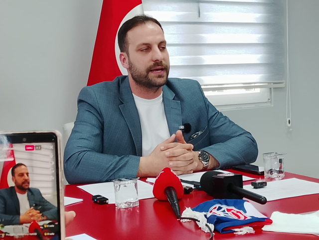 They had gone to the congress 3 times in 6 months! Their total debts are 62 million lira