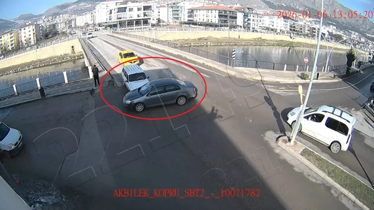 Amasya'da trafik kazaları KGYS kameralarına yansıdı