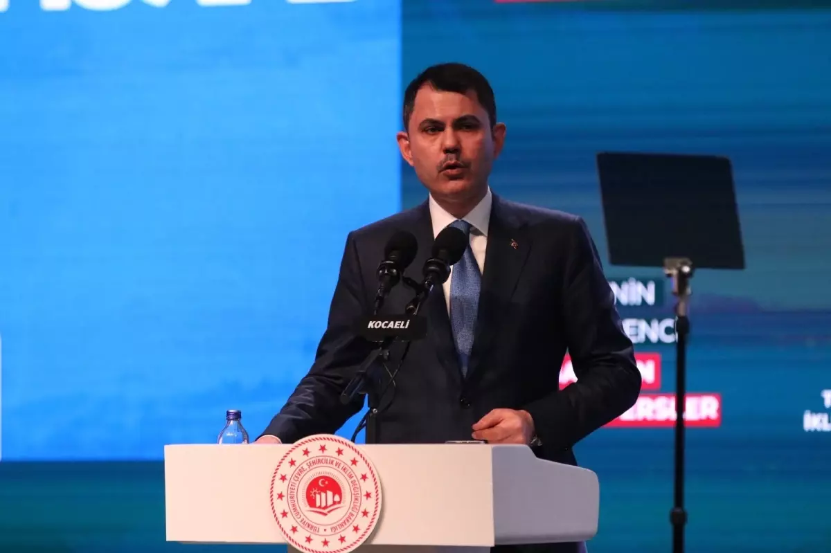 Bakan Kurum: Belediyelerinizde yolsuzluğun kitabını yazdınız