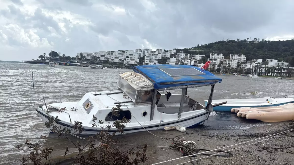 Muğla Bodrum'da Şiddetli Yağış ve Fırtına Etkili Oldu