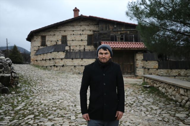 The imam going to his first duty was greatly surprised: My God, where is this?