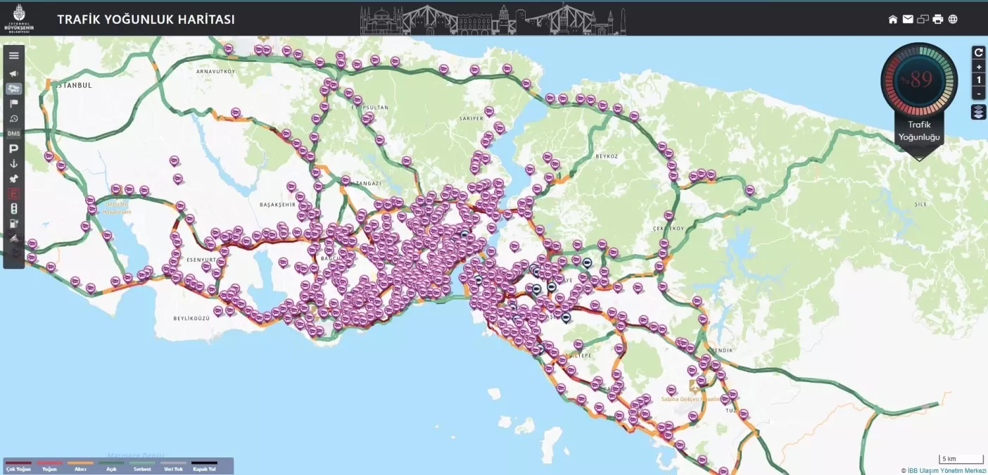 İstanbul'da Yağışlı Hava Trafik Yoğunluğunu Artırdı