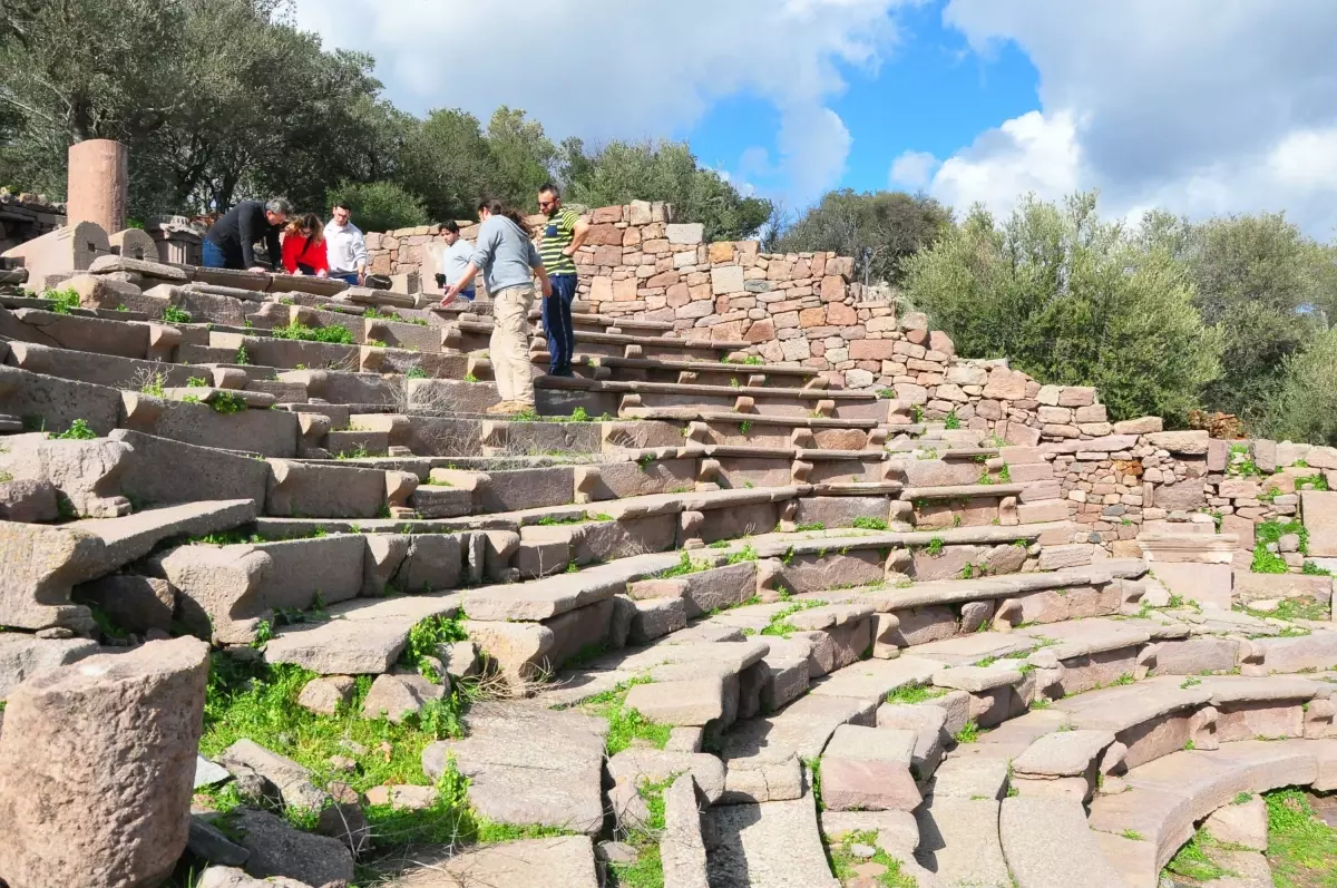 Aigai Antik Kenti'nde 2 Bin 200 Yıllık Halk Meclisi Binası Koruma ve Onarım Sürecine Girdi