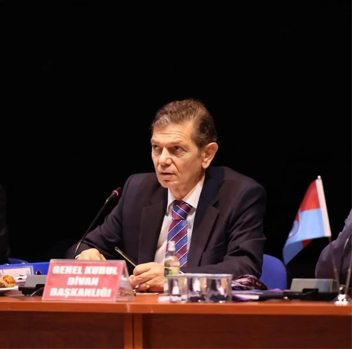 Trabzonspor Divan Başkanı Ören'den 'sağduyu' çağrısı