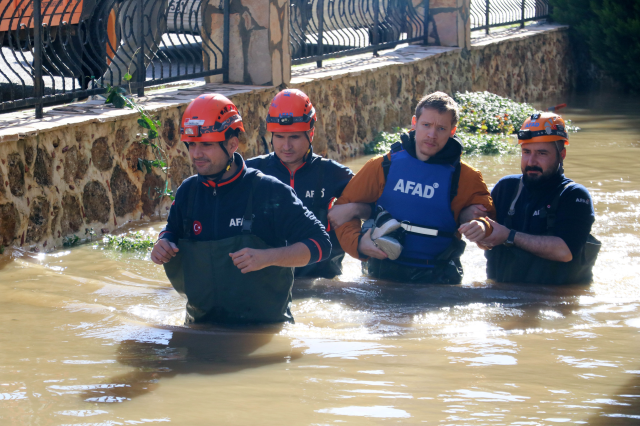 74 kilograms of rain in 24 hours! Water rose to chest level, citizens were rescued by boat