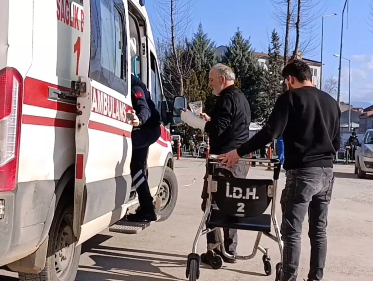 Ağaç budarken bileğini kesti