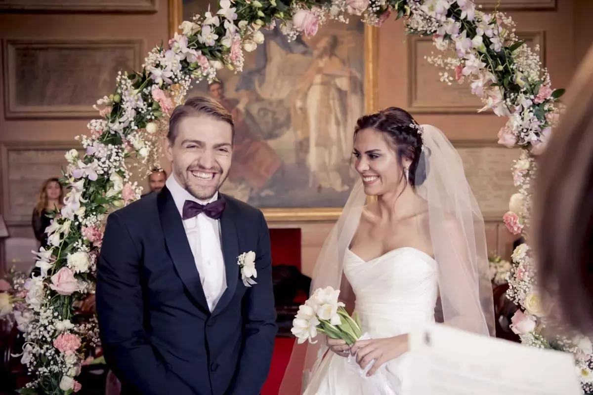 Caner Erkin, eşi Şükran Ovalı ile ilk karşılaşmasını anlattı