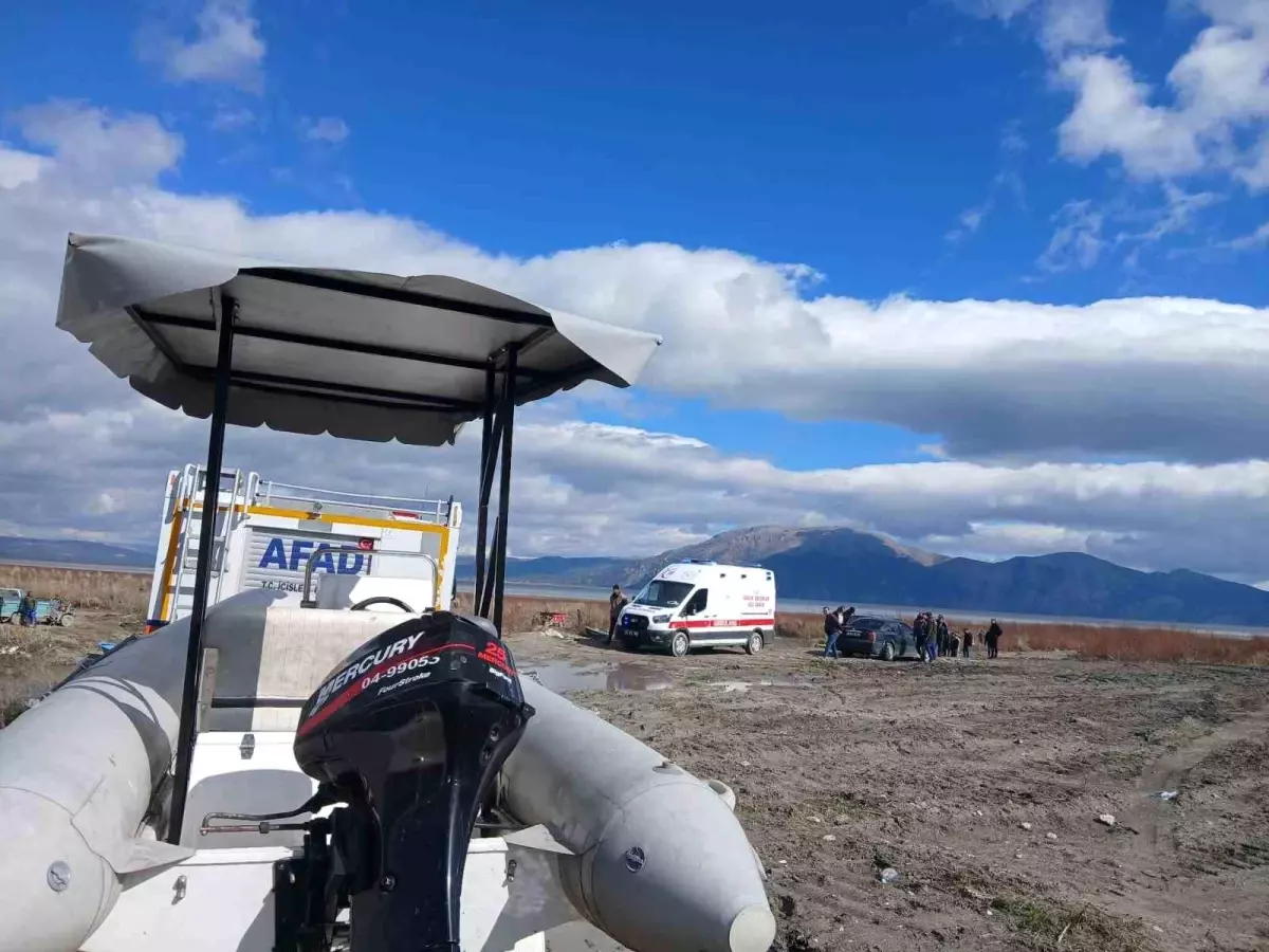 Eğirdir Gölü'nde balık avlarken tekneden düşen adam boğuldu