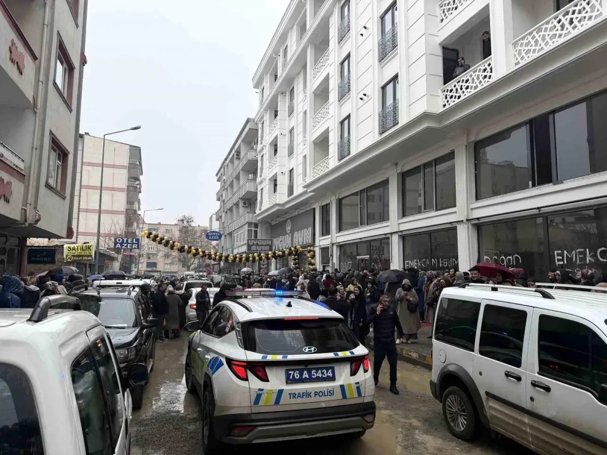 Iğdır'da AVM açılışı izdiham endişesiyle iptal edildi