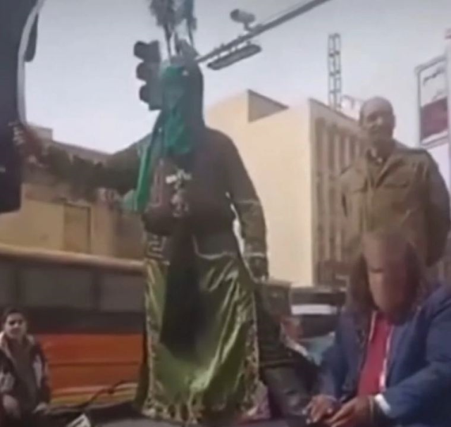 A performance that will anger Trump in Iran: They brought him on stage and beheaded him