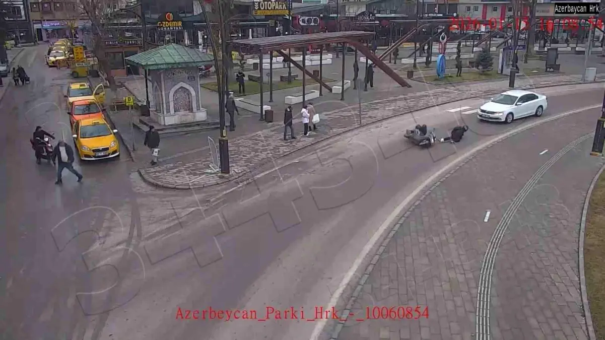 Kütahya'daki trafik kazaları kameralara yansıdı