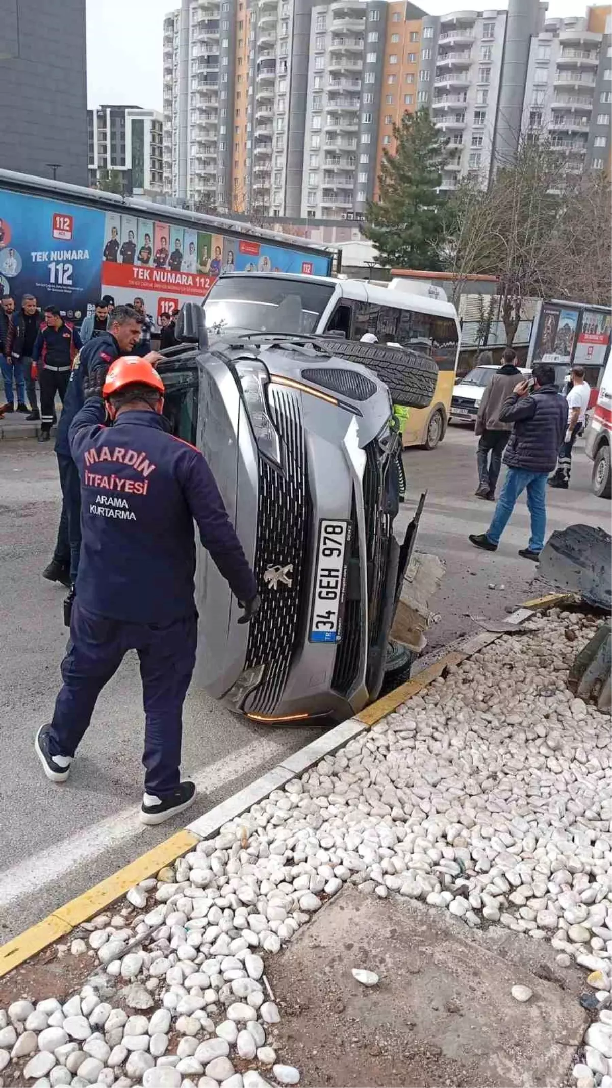 Mardin'de devrilen cipteki 2 kişi yaralandı