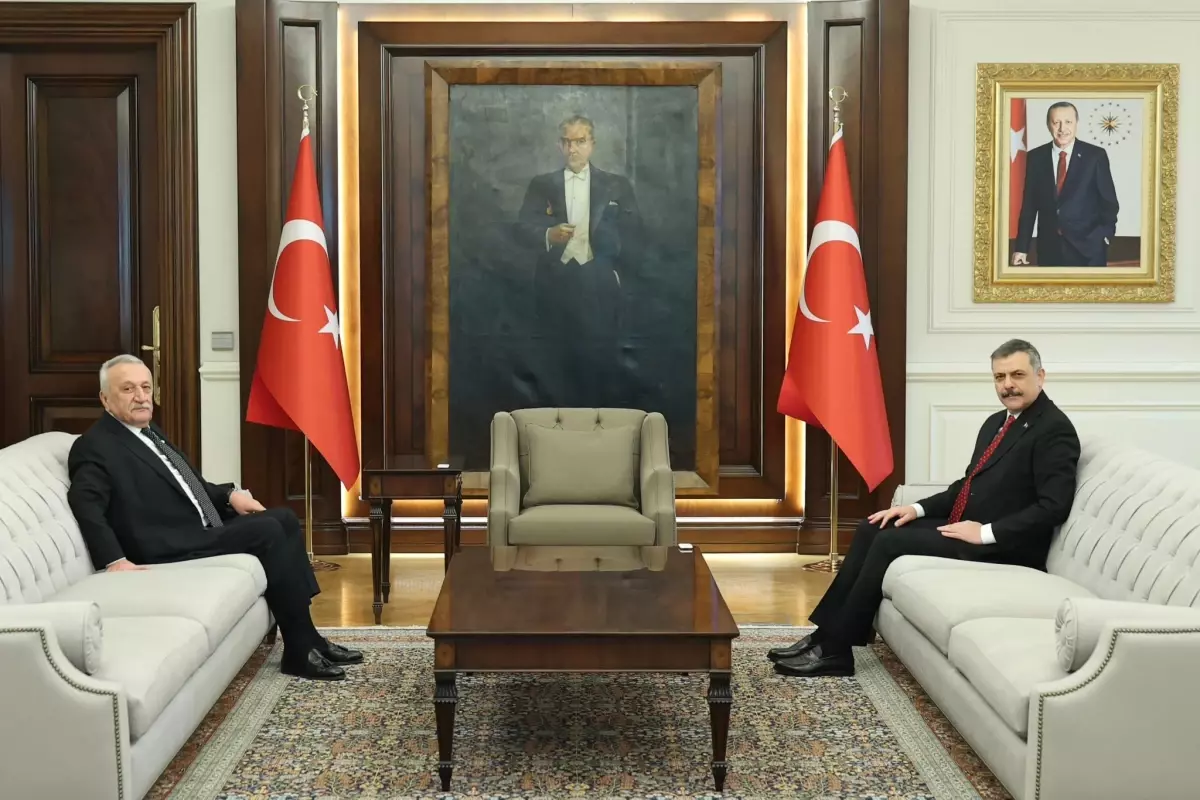 Mehmet Ağar yeni İçişleri Bakanı Mustafa Çiftçi'yi ziyaret etti