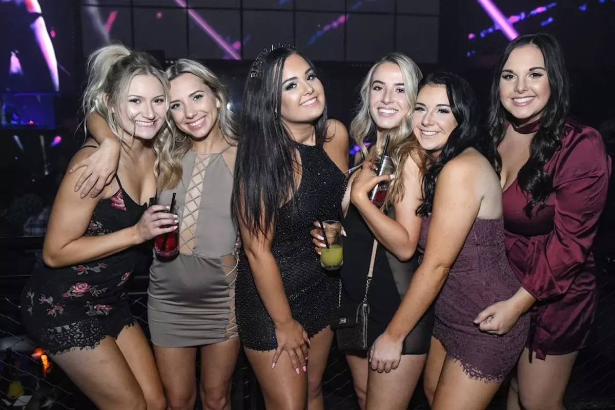 Sevgililer Günü için bin 500 TL'ye erkek arkadaş kiralıyorlar