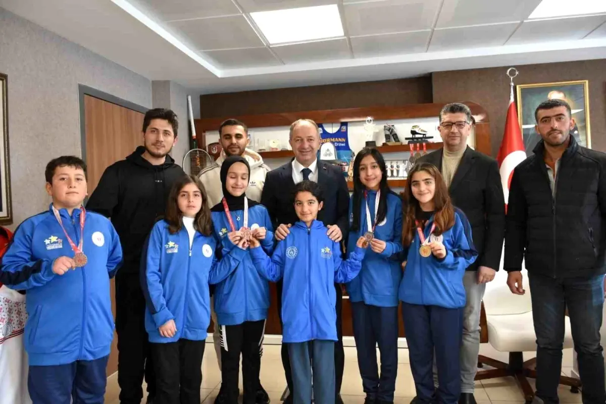 Tekmanlı minik eskrimcilerden başarılı sonuçlar