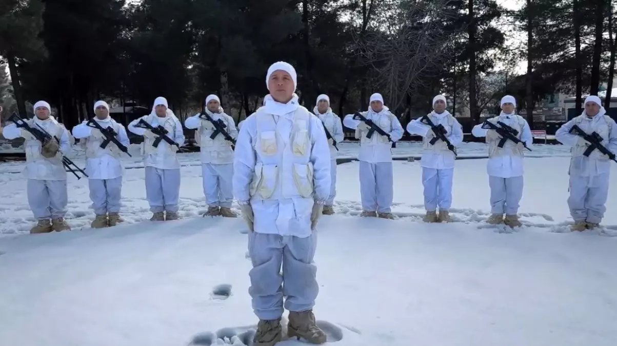 Yalova'da örülen 400 bere Siirt'teki komandolara ulaştırıldı