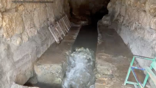 A historical moment in the 380-year-old mosque! Suddenly came to life, the villagers were overjoyed