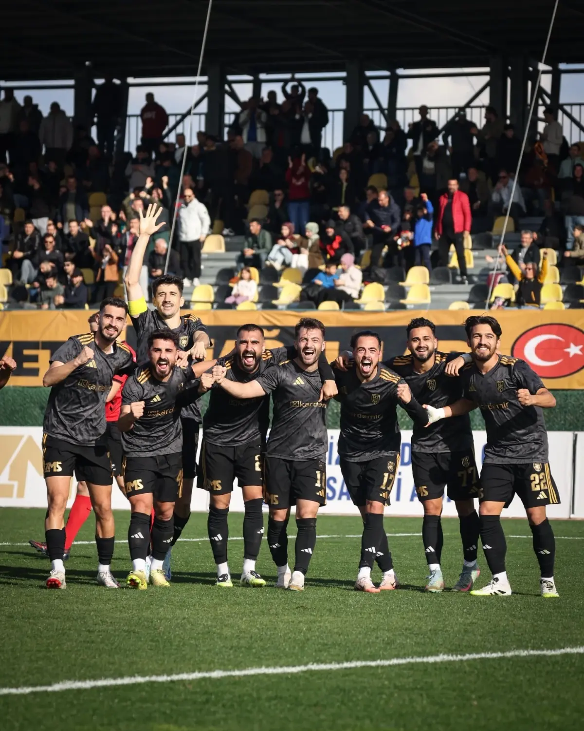Aliağa FK'dan zirveye dev adım