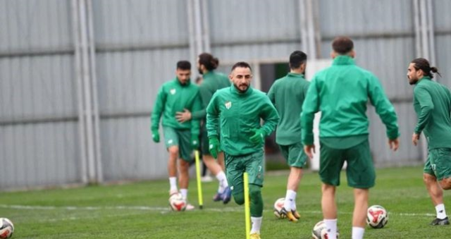 Bursaspor Kırklarelispor maçı CANLI nereden izlenir? Bursaspor Kırklarelispor maçı hangi kanalda, nereden izlenir?