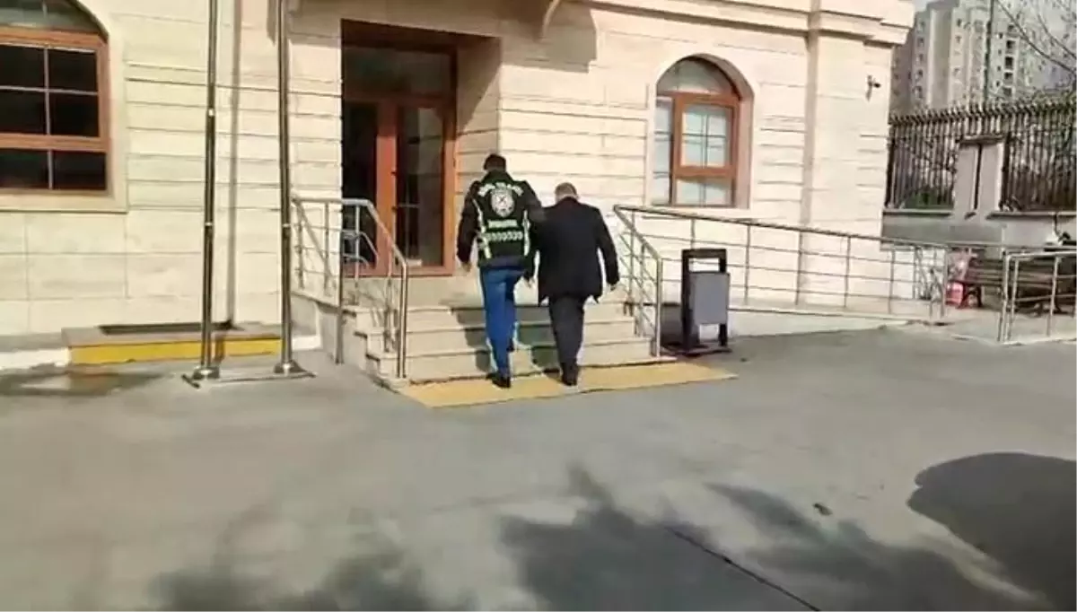 Esenyurt'ta servis şoförü trafik tartışmasında otomobil sürücüsüne saldırdı: O anlar kamerada