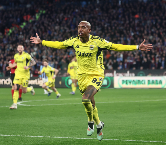 Fenerbahçe's finishing duo: Asensio and Talisca