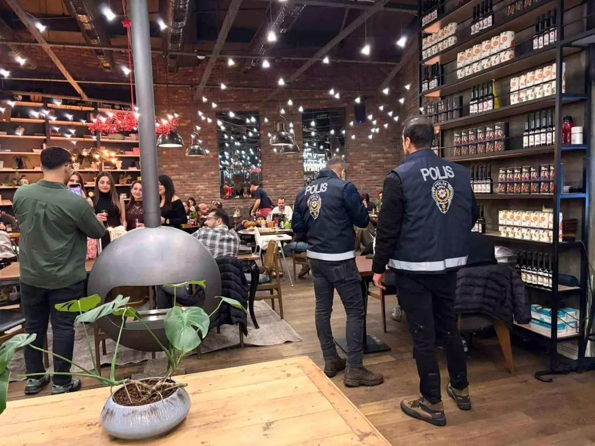 İskenderun polisi kafe ve kıraathanelere uygulama gerçekleştirdi