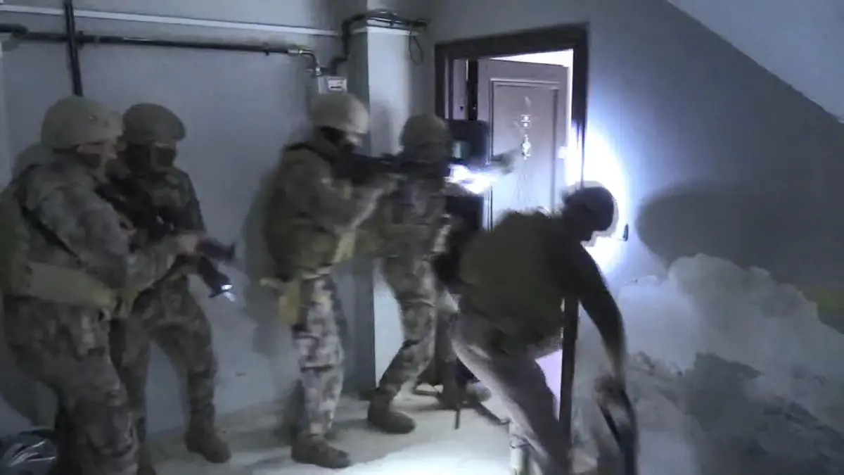 İstanbul merkezli 8 ilde göçmen kaçakçılığı operasyonu: 48 şüpheli gözaltında