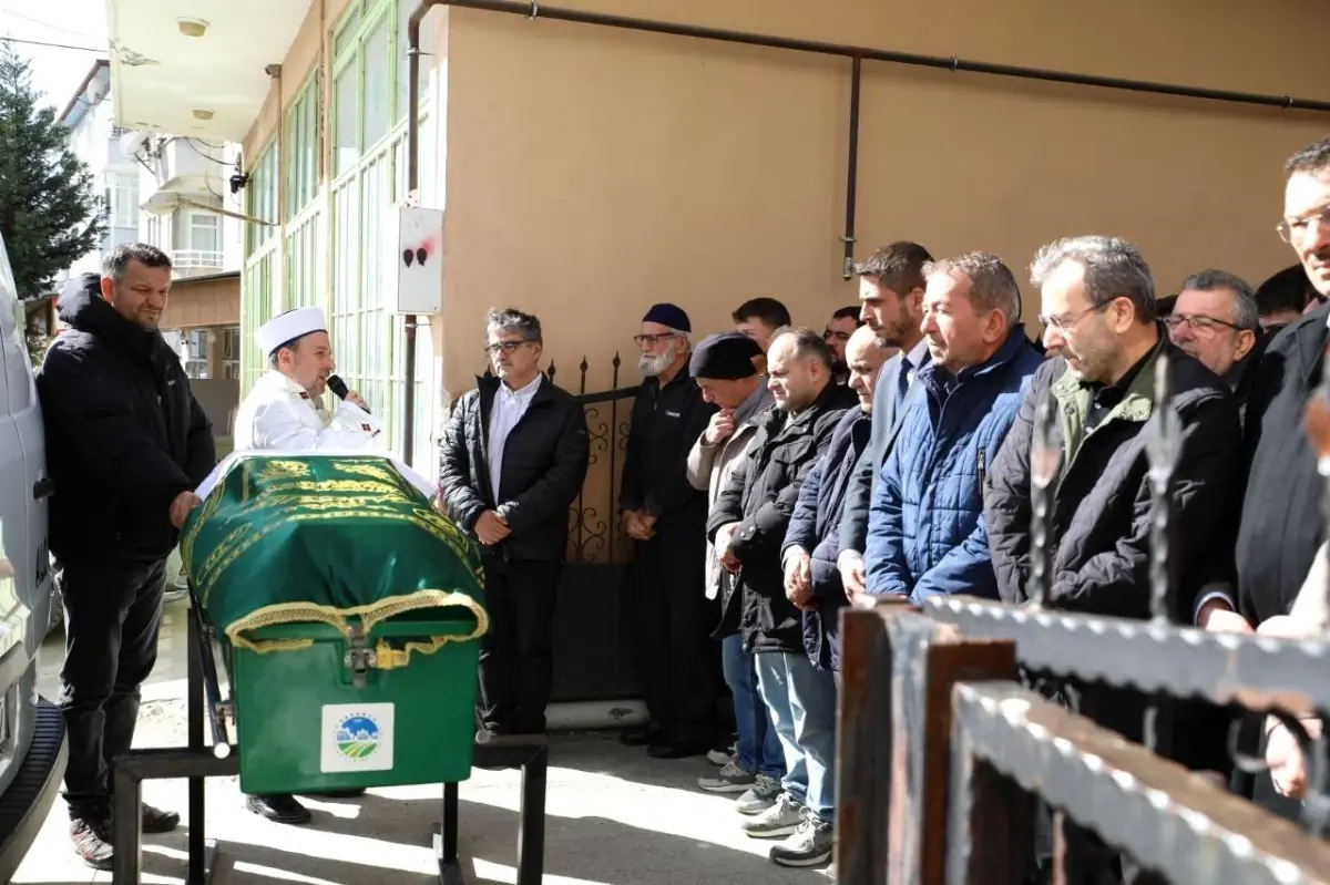 Kuzey Marmara Otoyolu'ndaki feci kazada ölen sürücü toprağa verildi