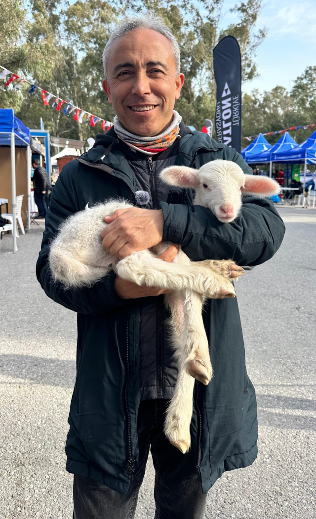 parkura atlayan kuzu yarismaya renk katti 19568985 3785 m