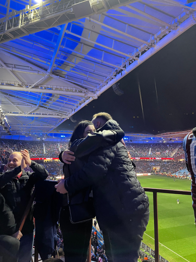 sakin sakin mac izlerken hayatinin en mutlu 19570077 2561 m