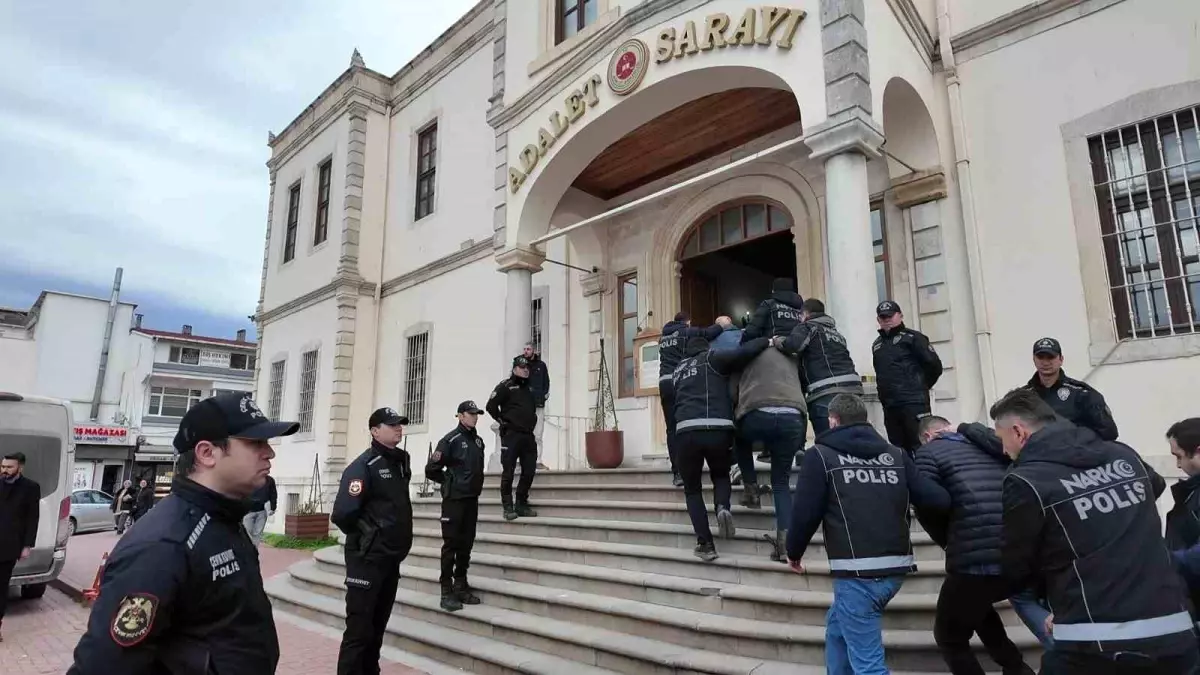 Sinop'ta zehir tacirlerine ağır darbe: 10 tutuklama