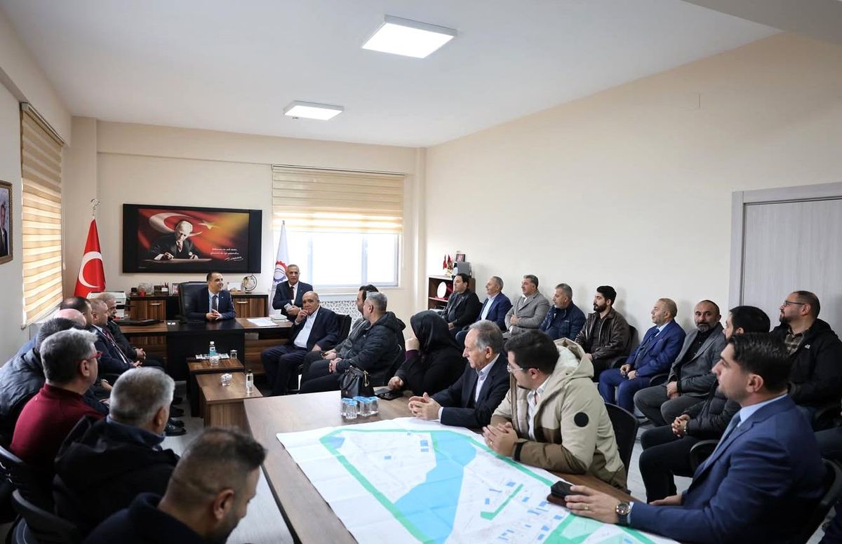 Vali Taşolar, Organize Sanayi Bölgesi'nde yatırımcılarla buluştu