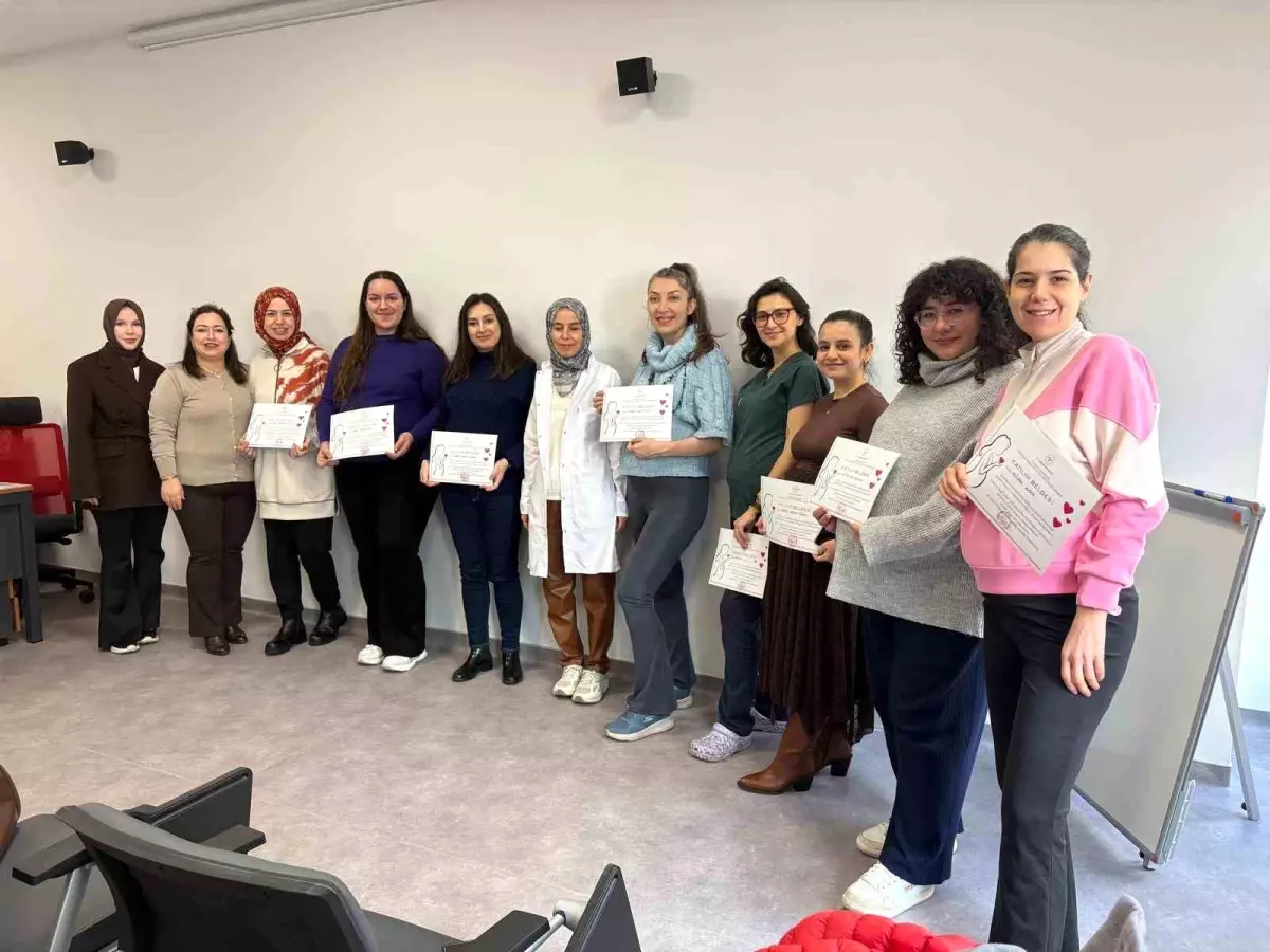 Aydın Şehir Hastanesi Gebe Okulu'nun ilk mezunları belgelerini aldı